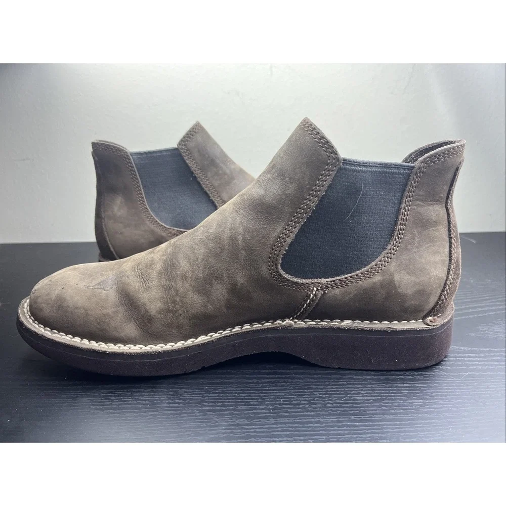 UGG Men's Size 9 Brown Suede Chelsea Boots Casual Slip On Shoe‎